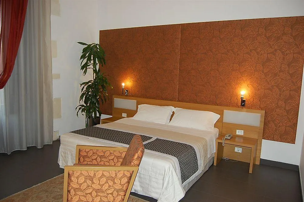 Grande Albergo Alfeo Syracuse 4*,  Italy